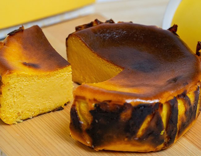 burnt top cheesecakes mango
