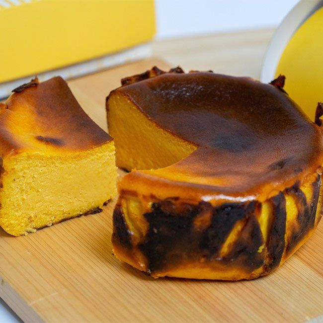 burnt top cheesecakes mango