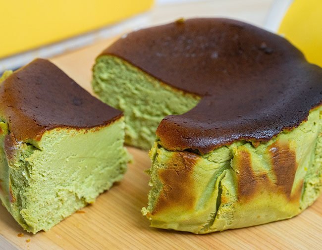 burnt top cheesecakes matcha