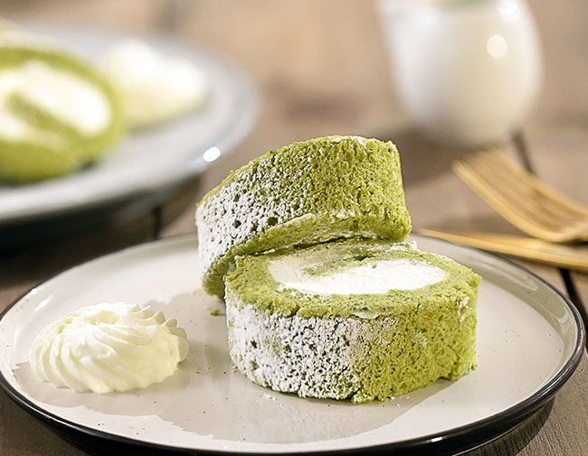 matcha roll cake